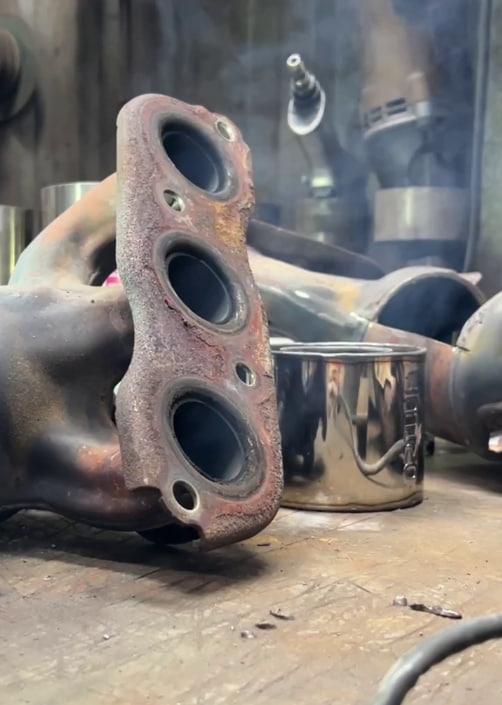 Снятие выпускного коллектора Mitshubishi Outlander 