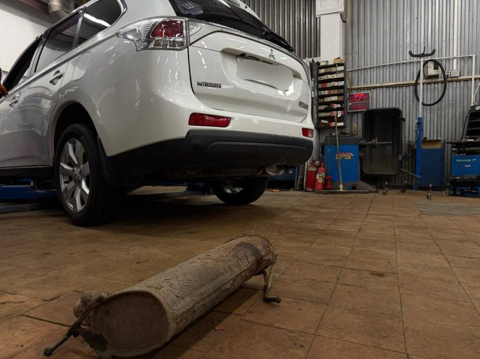 митсубиси, mitsubishi, митсубиши, митсубиси аутлендер 3, митсубиши аутлендер 3, mitsubishi outlander 3, mitsubishi outlander 3 замена глушителя, замена глушителя в москве